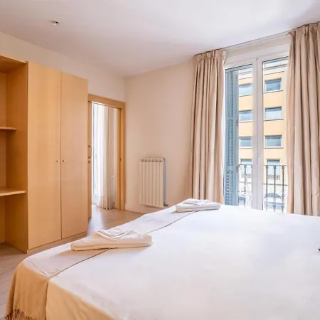 Classy 3bed 3bath In Eixample Barcelona