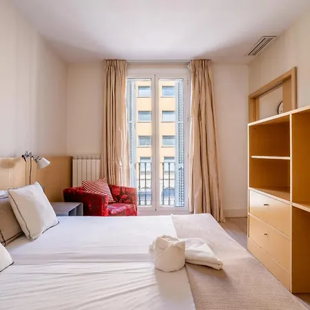 Classy 3bed 3bath In Eixample